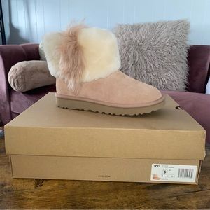 UGG Classic Mini